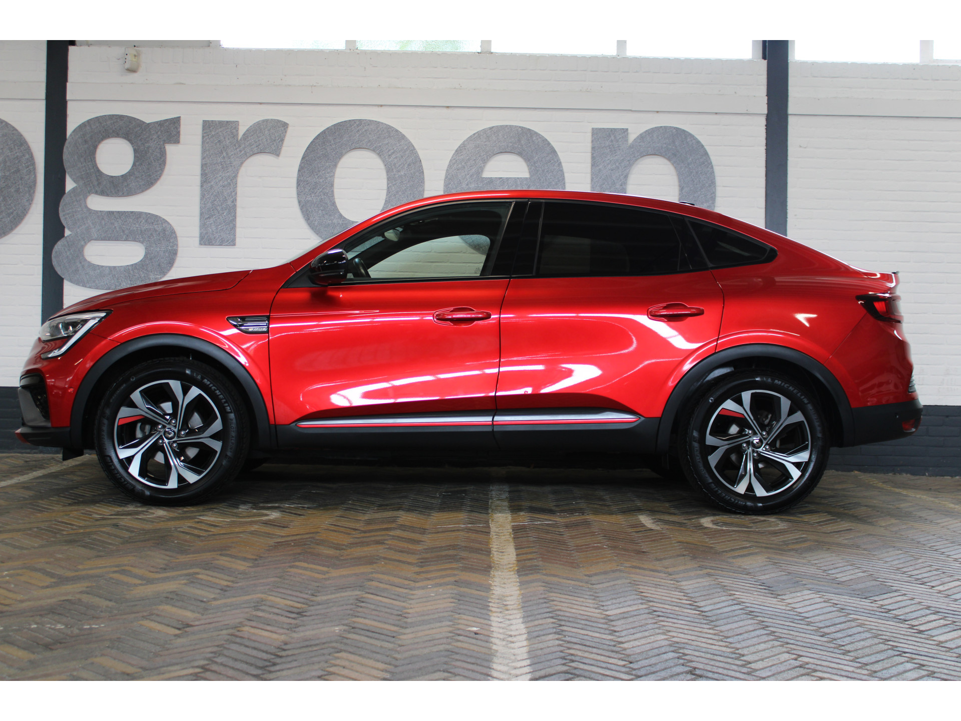 Renault Arkana 1.6 E-Tech Hybrid 145 R.S. Line | Incl. 12 maanden garantie | 45629915-17.jpg | Van der Veen Autogroep