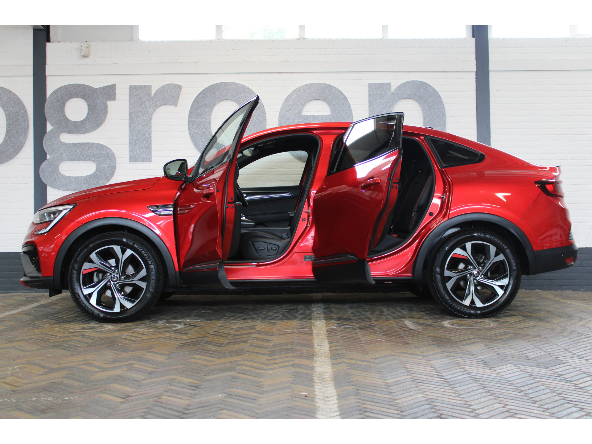 Renault Arkana 1.6 E-Tech Hybrid 145 R.S. Line | Incl. 12 maanden garantie | 45629915-18.jpg | Van der Veen Autogroep