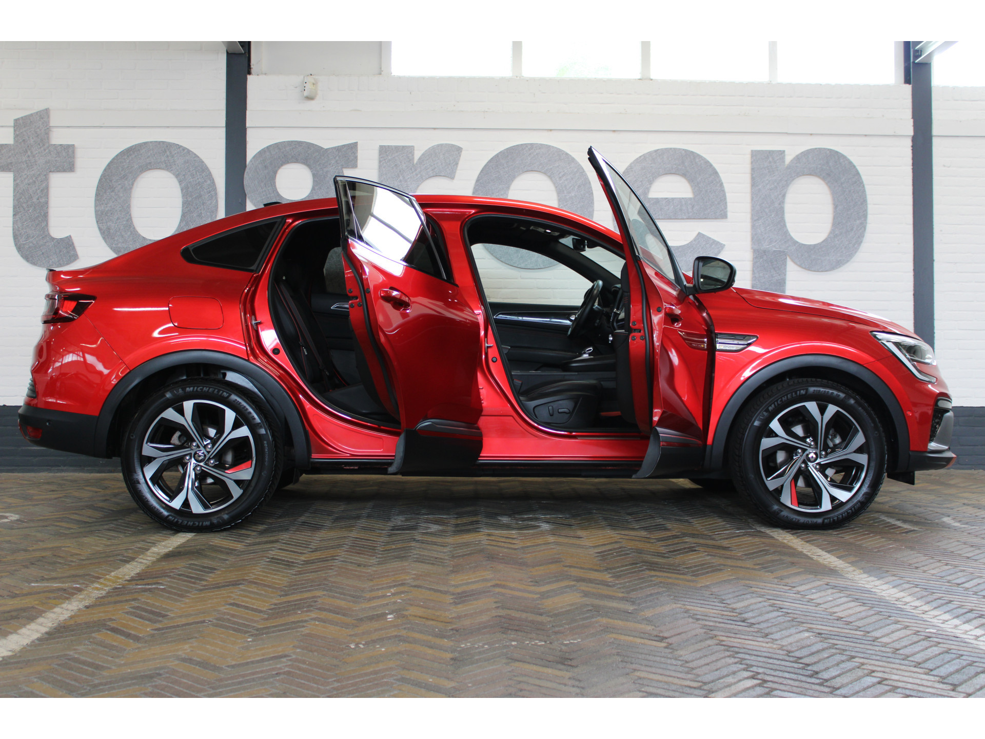 Renault Arkana 1.6 E-Tech Hybrid 145 R.S. Line | Incl. 12 maanden garantie | 45629915-27.jpg | Van der Veen Autogroep