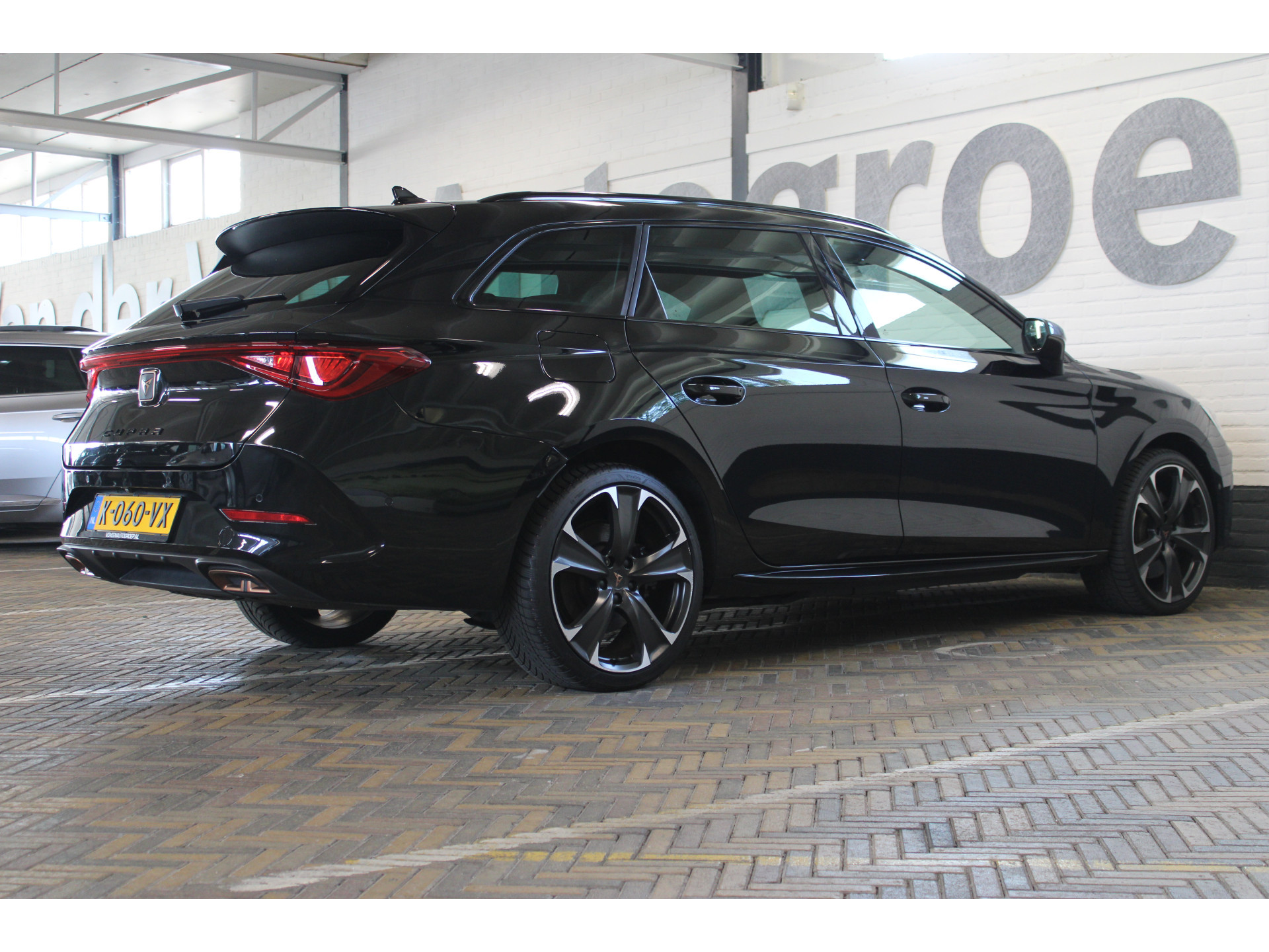CUPRA Leon Sportstourer 1.4 e-Hybrid 245 | Incl. 12 maanden garantie | 47019875-2.jpg | Van der Veen Autogroep