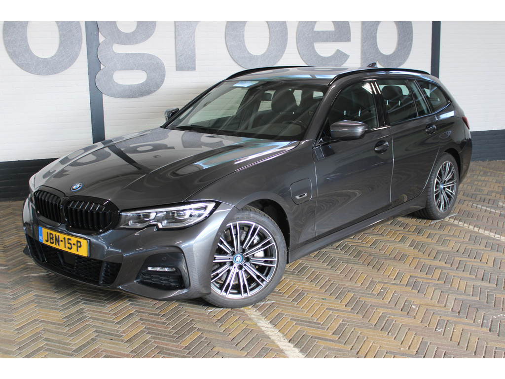 BMW 3 Serie Touring 330e Business Edition Plus 47085572-4.jpg | Van der Veen Autogroep