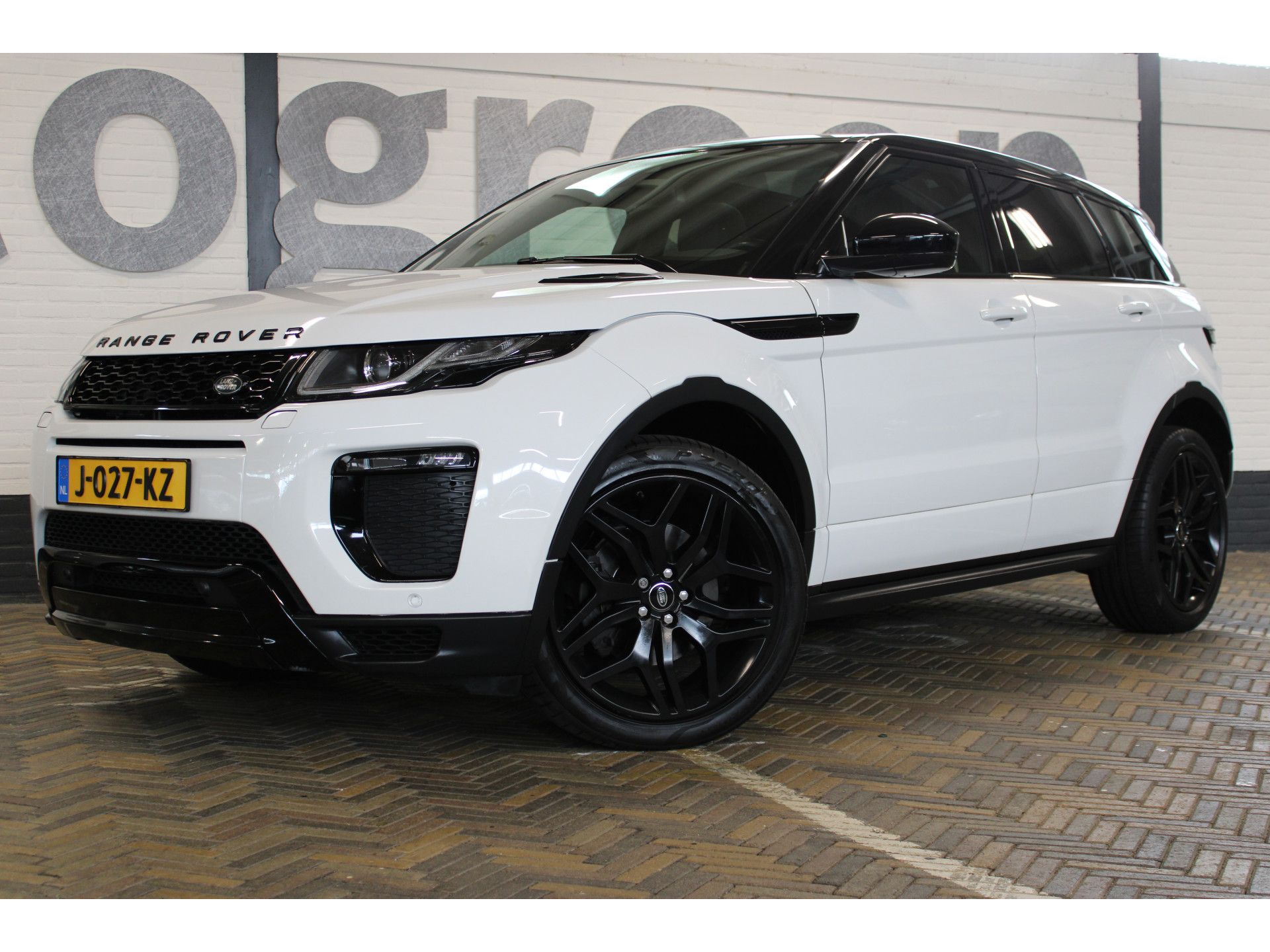Land Rover Range Rover Evoque 2.0 TD4 Autobiography | incl. 12 maanden garantie 47137328-3.jpg | Van der Veen Autogroep