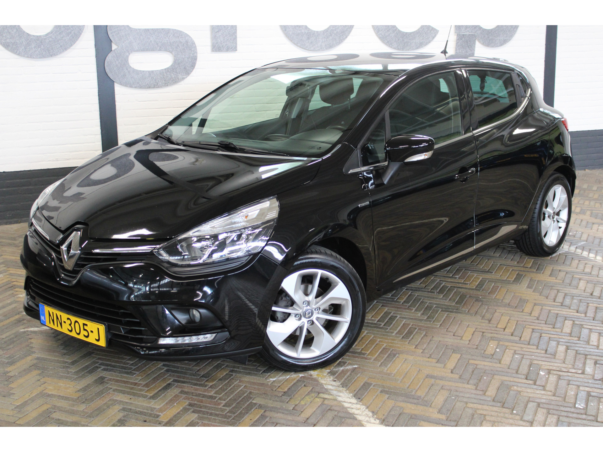 Renault Clio 0.9 TCe Limited | Incl. 12 maanden garantie | 47367232-4.jpg | Van der Veen Autogroep