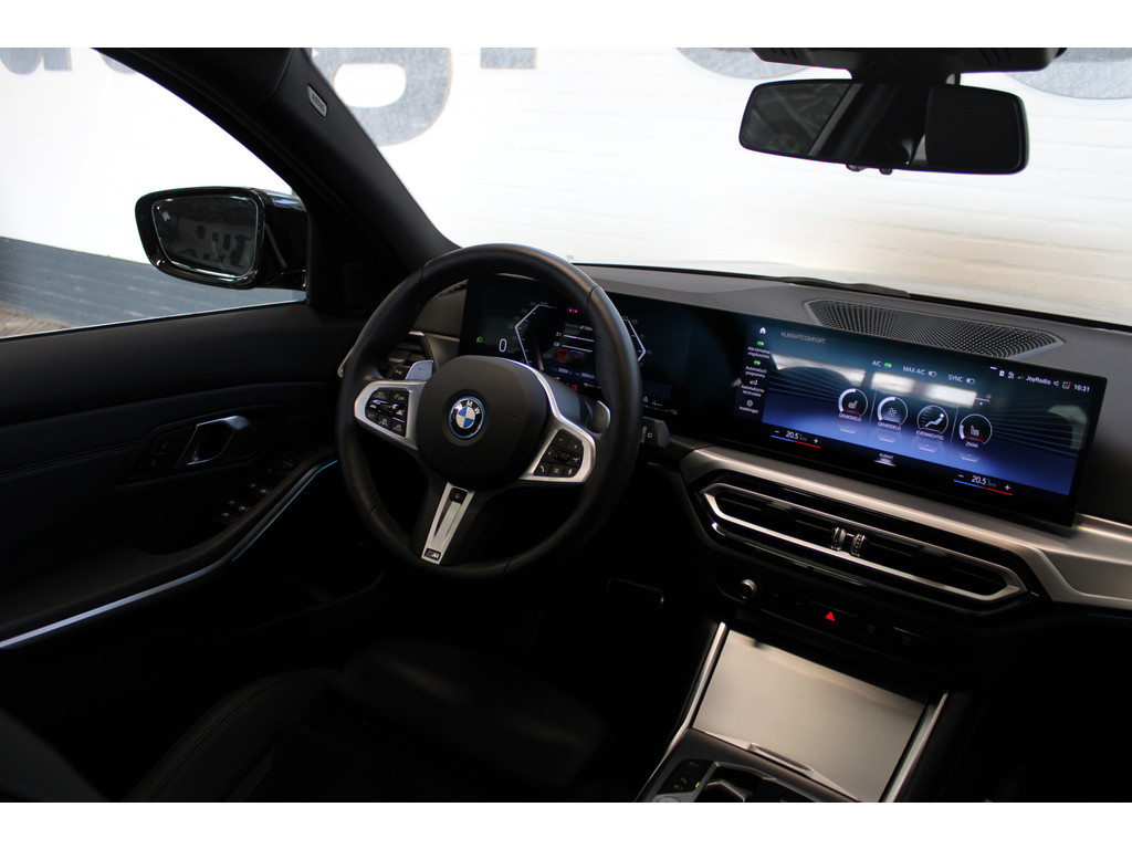 BMW 3 Serie Touring 320e M-Sport | Incl. 12 maanden garantie | 47444816-1.jpg | Van der Veen Autogroep