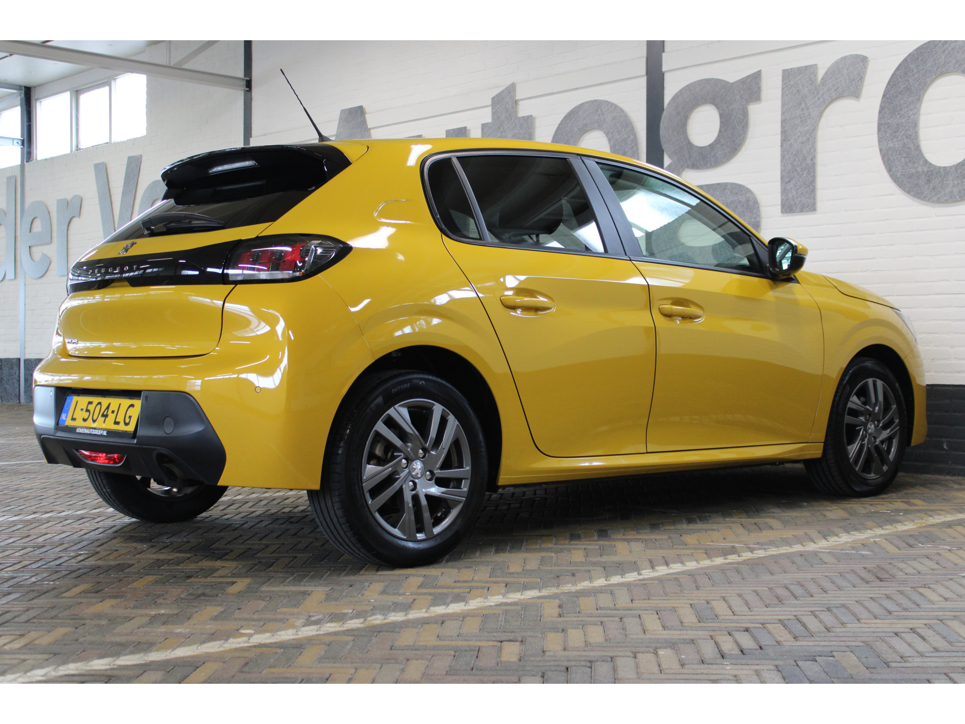 Peugeot 208 1.2 PureTech Active Pack | Incl. 12 maanden garantie | 47708482-2.jpg | Van der Veen Autogroep
