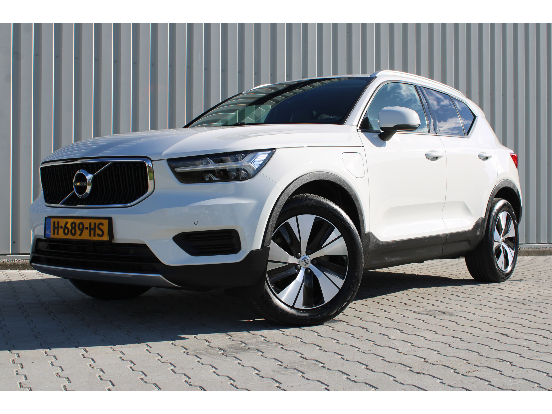 Volvo XC40 1.5 T5 Twin Engine Momentum Pro | Incl. 12 maanden garantie | 47835437-3.jpg | Van der Veen Autogroep