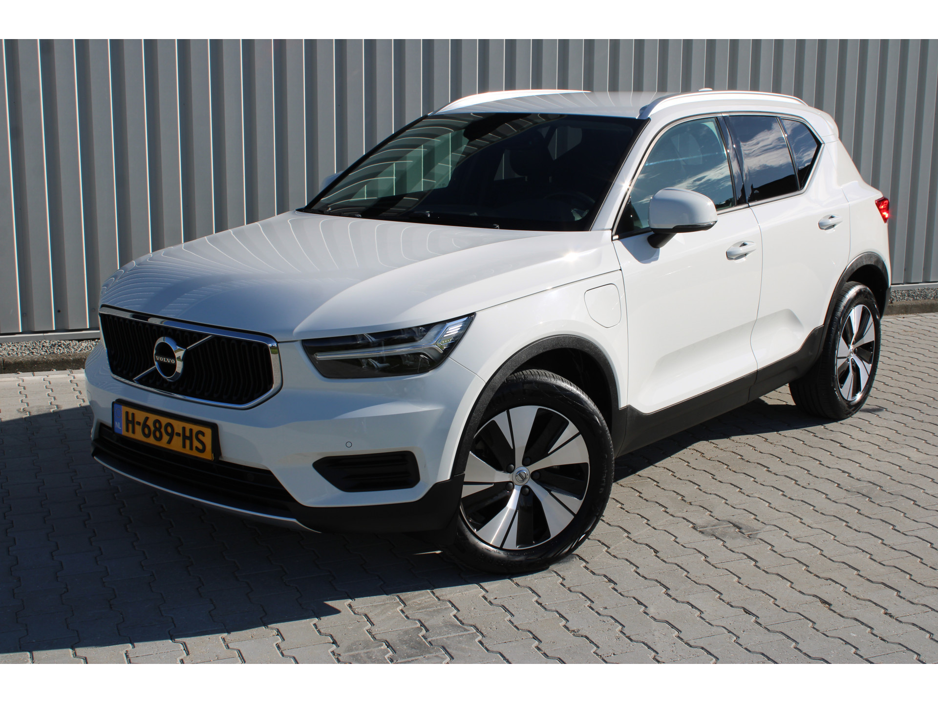Volvo XC40 1.5 T5 Twin Engine Momentum Pro | Incl. 12 maanden garantie | 47835437-4.jpg | Van der Veen Autogroep