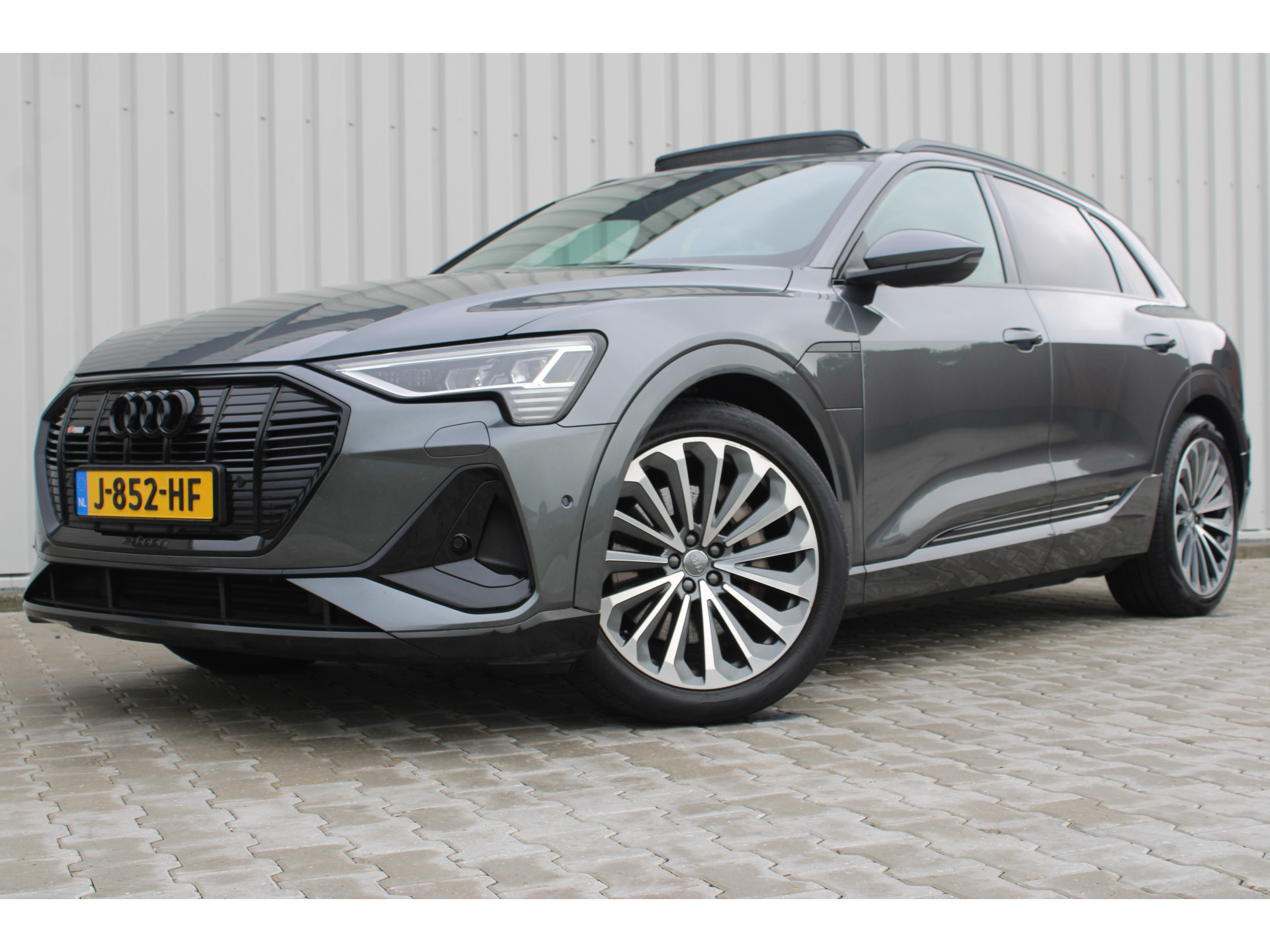 Audi e-tron 55 quattro S-line 95 kWh | Incl. 12 maanden garantie | 48157613-3.jpg | Van der Veen Autogroep