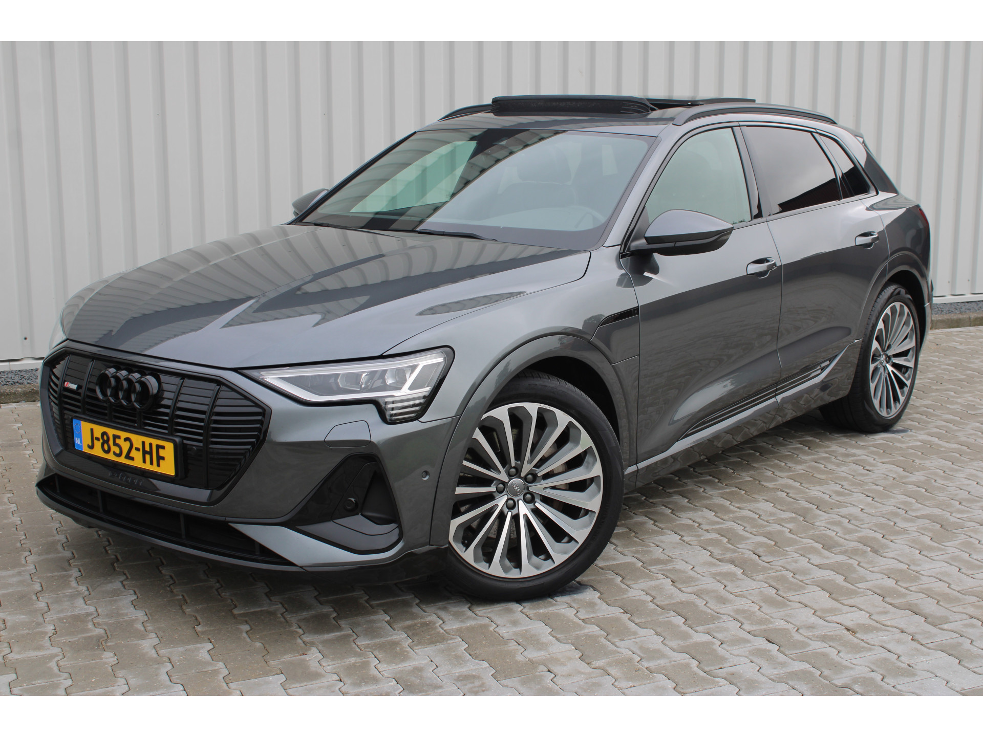 Audi e-tron 55 quattro S-line 95 kWh | Incl. 12 maanden garantie | 48157613-4.jpg | Van der Veen Autogroep