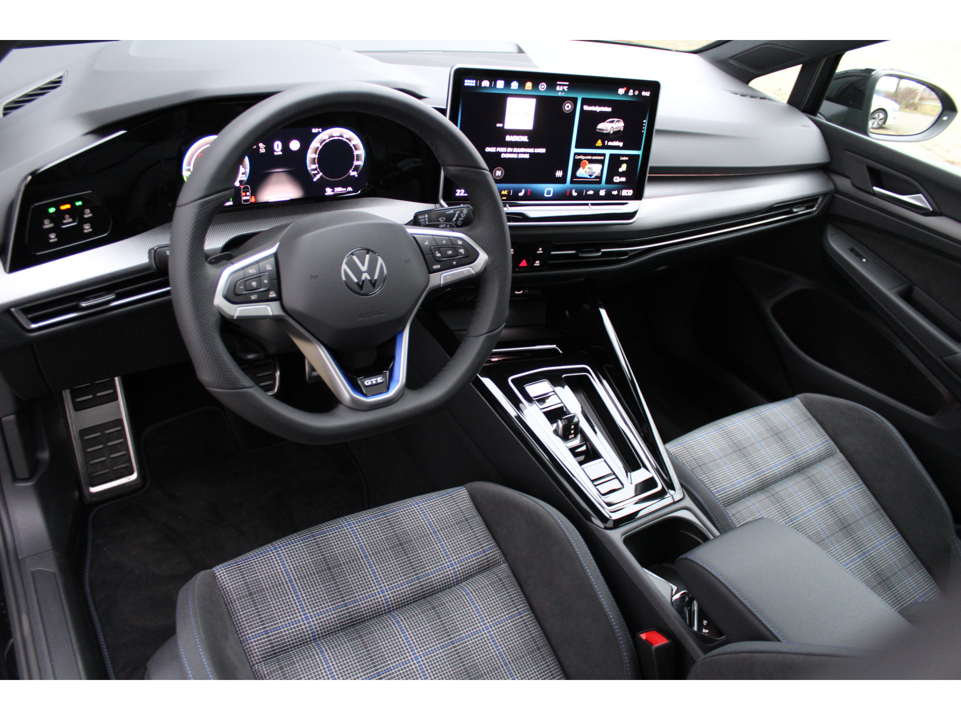 Volkswagen Golf 1.5 eHybrid GTE 272 pk 48249114-42.jpg | Van der Veen Autogroep