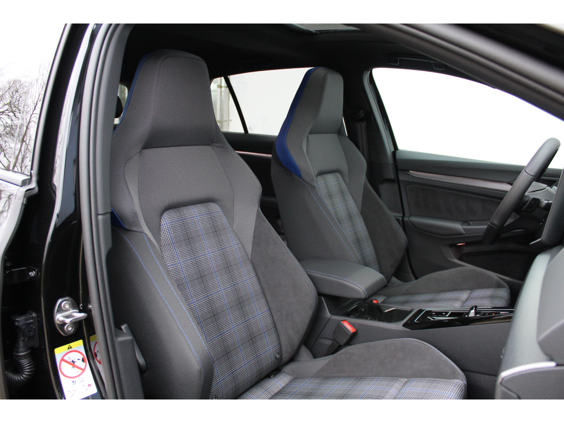 Volkswagen Golf 1.5 eHybrid GTE 272 pk 48249114-44.jpg | Van der Veen Autogroep