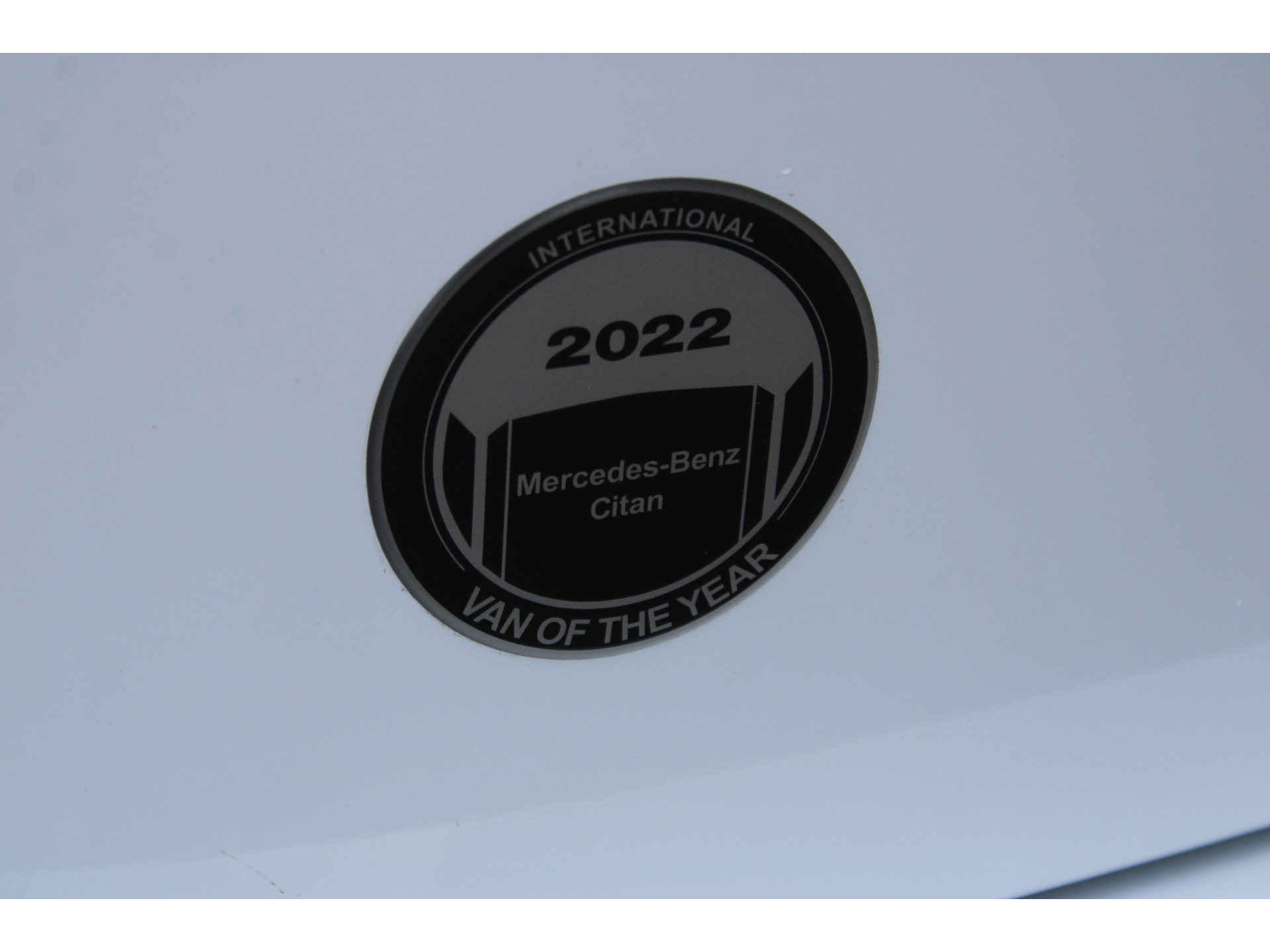 48610605-8.jpg