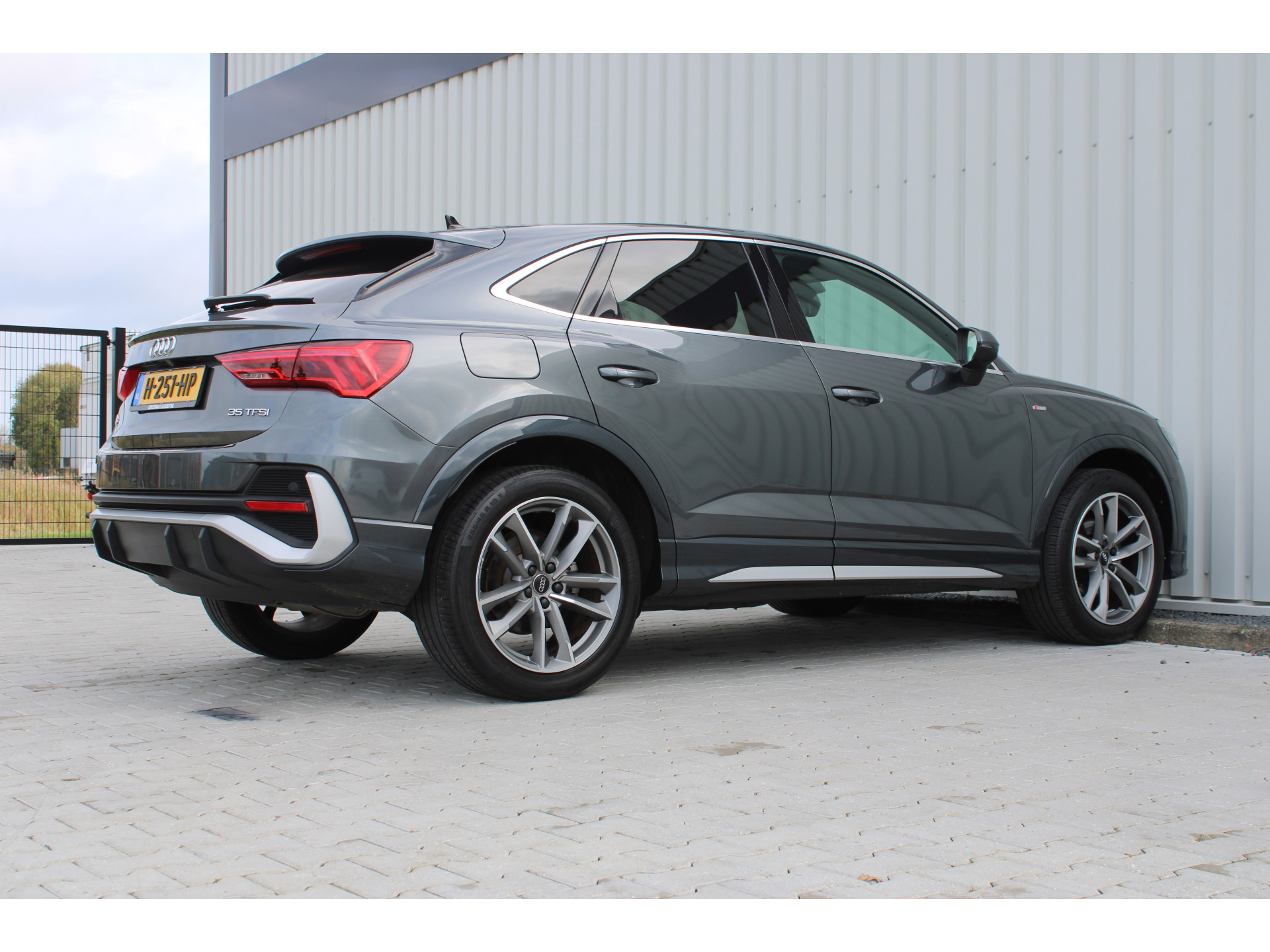 Audi Q3 Sportback 35 TFSI Pro Line S-Line | Incl. 12 maanden garantie | 48647443-2.jpg | Van der Veen Autogroep