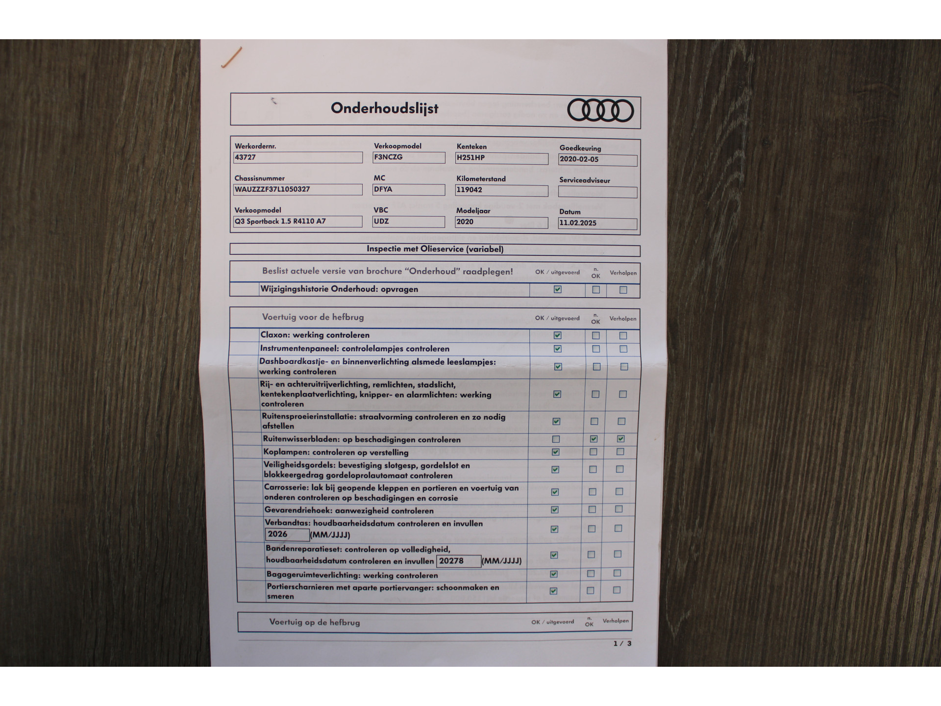 48647443-54.jpg