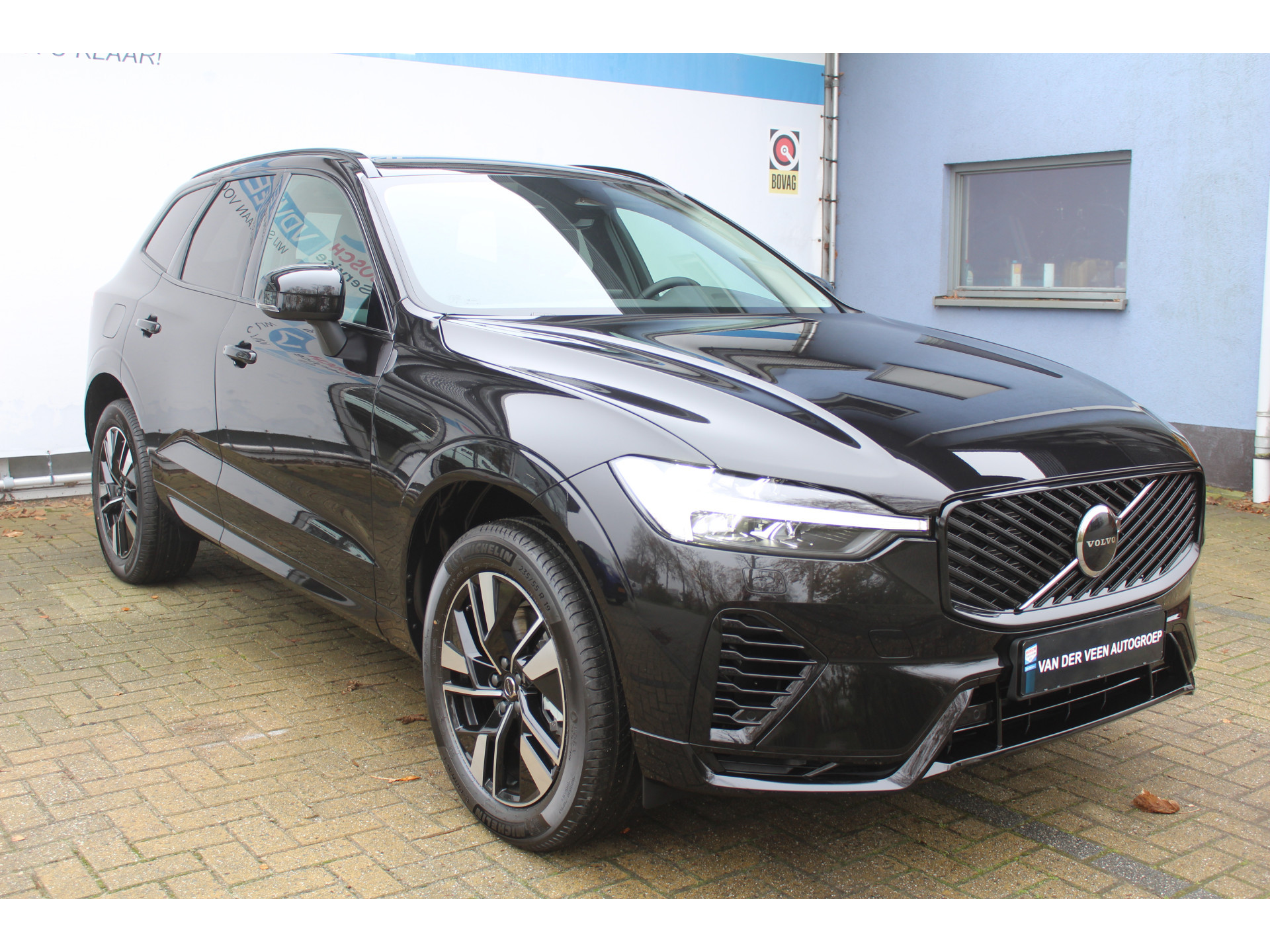 Volvo XC60 2.0 T6 Plug-in hybrid AWD Plus Dark | FACELIFT 49080488-3.jpg | Van der Veen Autogroep