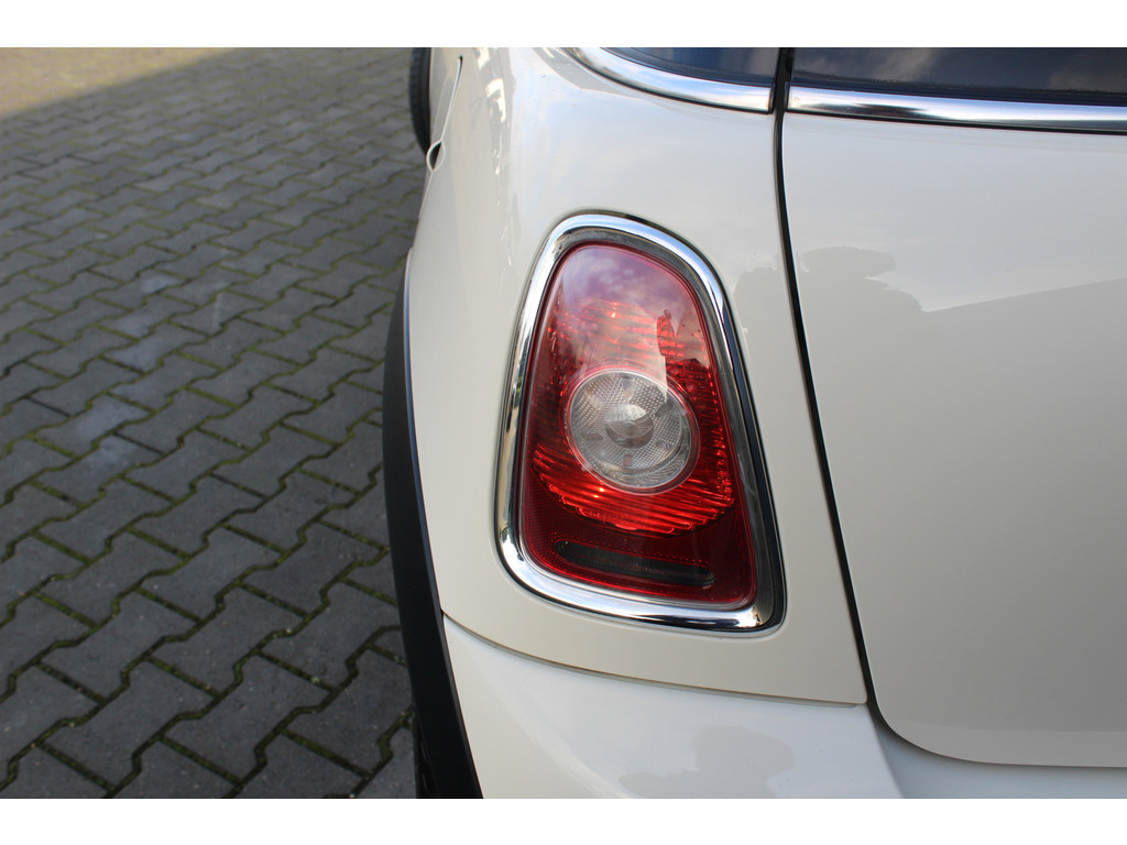 MINI Mini 1.6 Cooper Business Line 123pk 49524919-4.jpg | Van der Veen Autogroep