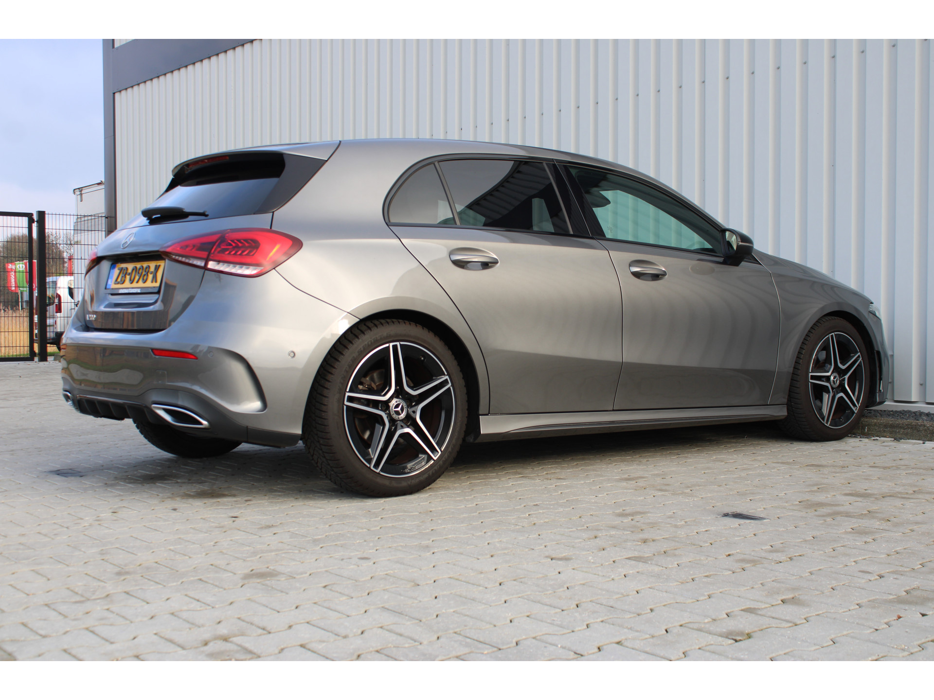 Mercedes-Benz A-Klasse 200 Business Solution AMG Night Upgrade 164pk | Incl. 12 maanden garantie 49749289-2.jpg | Van der Veen Autogroep
