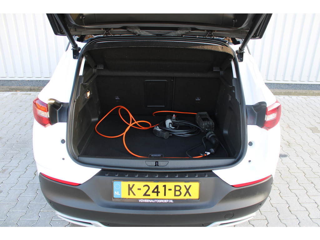 Opel Grandland X 1.6 Turbo Hybrid Ultimate | Incl. 12 maanden garantie | 49754212-29.jpg | Van der Veen Autogroep