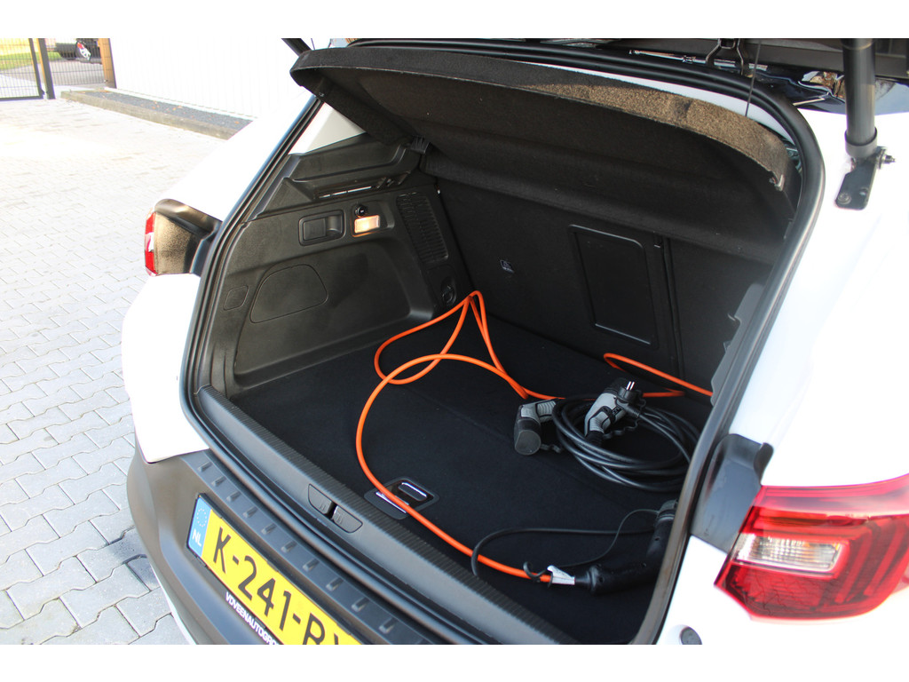 Opel Grandland X 1.6 Turbo Hybrid Ultimate | Incl. 12 maanden garantie | 49754212-30.jpg | Van der Veen Autogroep