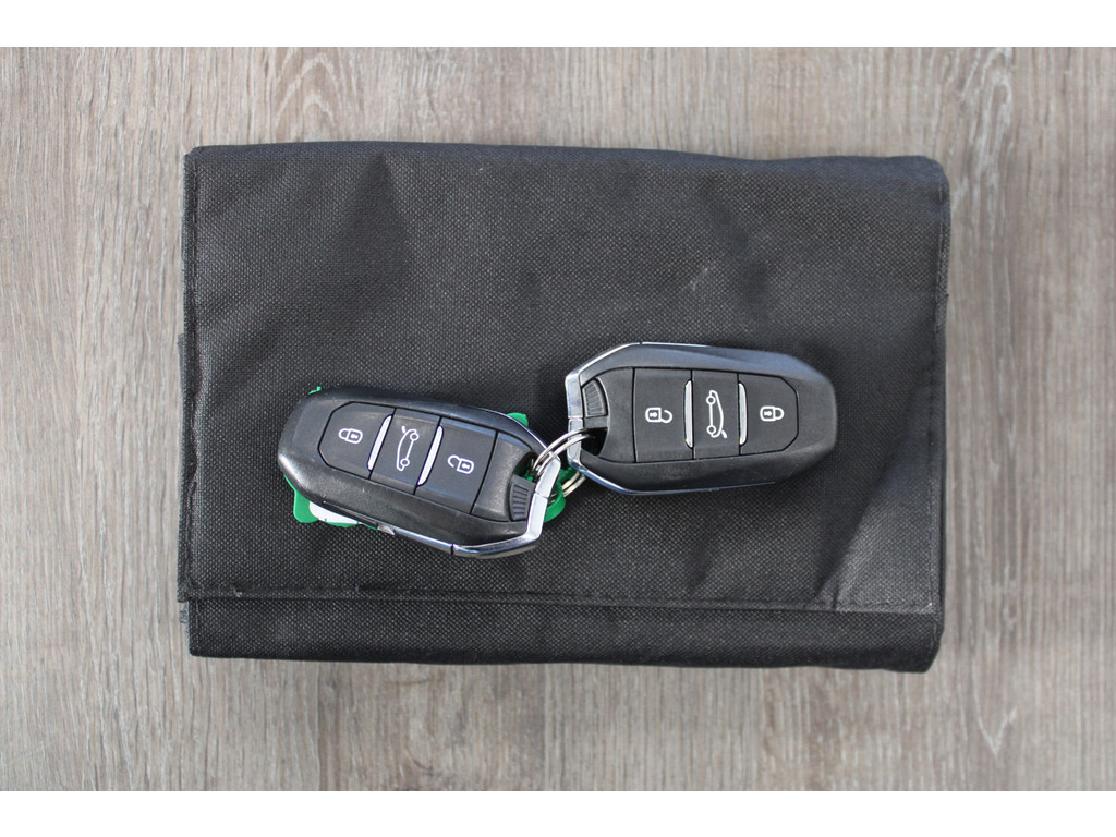 Opel Grandland X 1.6 Turbo Hybrid Ultimate | Incl. 12 maanden garantie | 49754212-57.jpg | Van der Veen Autogroep