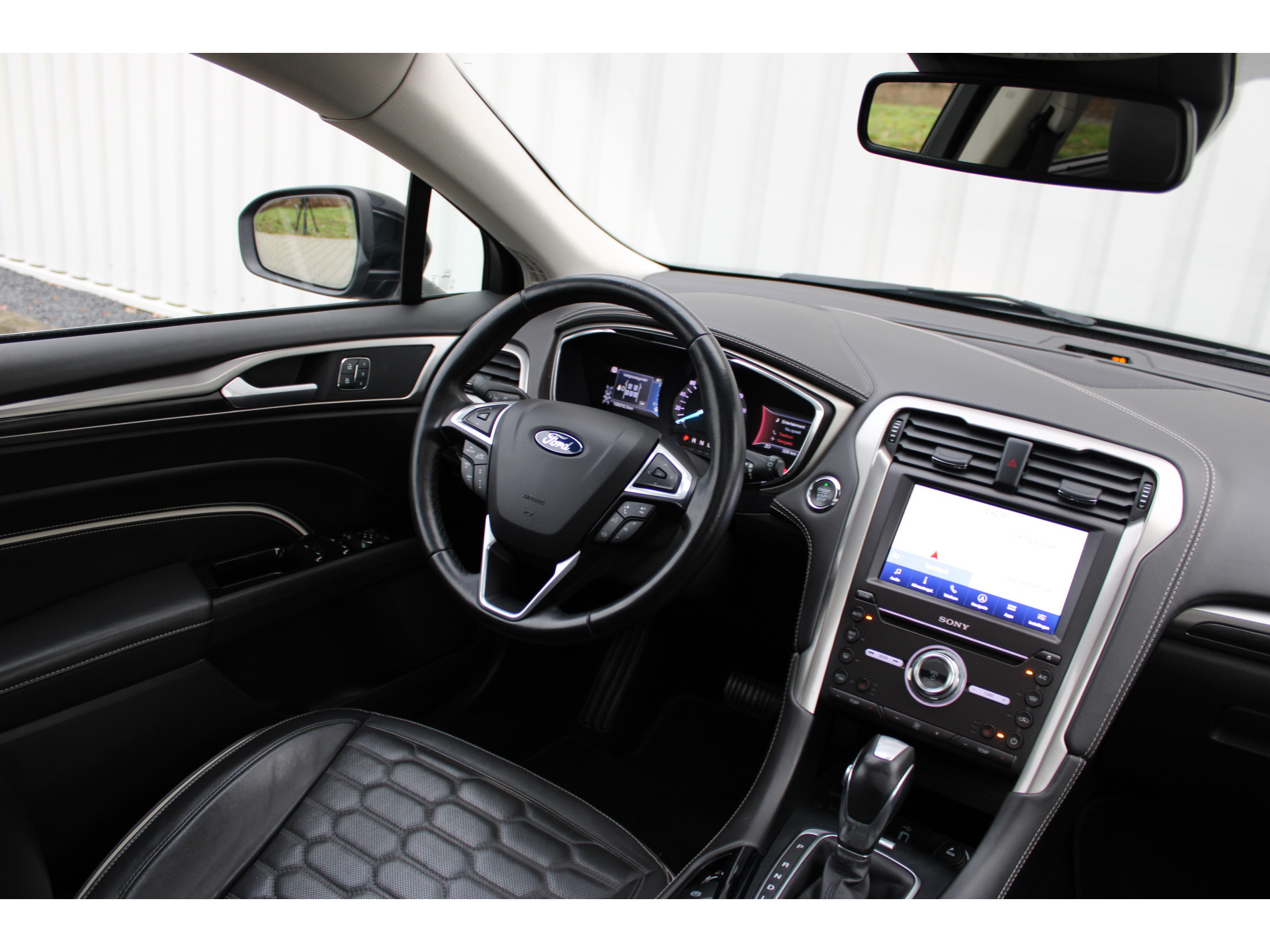 Ford Mondeo Wagon 2.0 IVCT HEV Vignale | Incl. 12 maanden garantie | 50108645-1.jpg | Van der Veen Autogroep