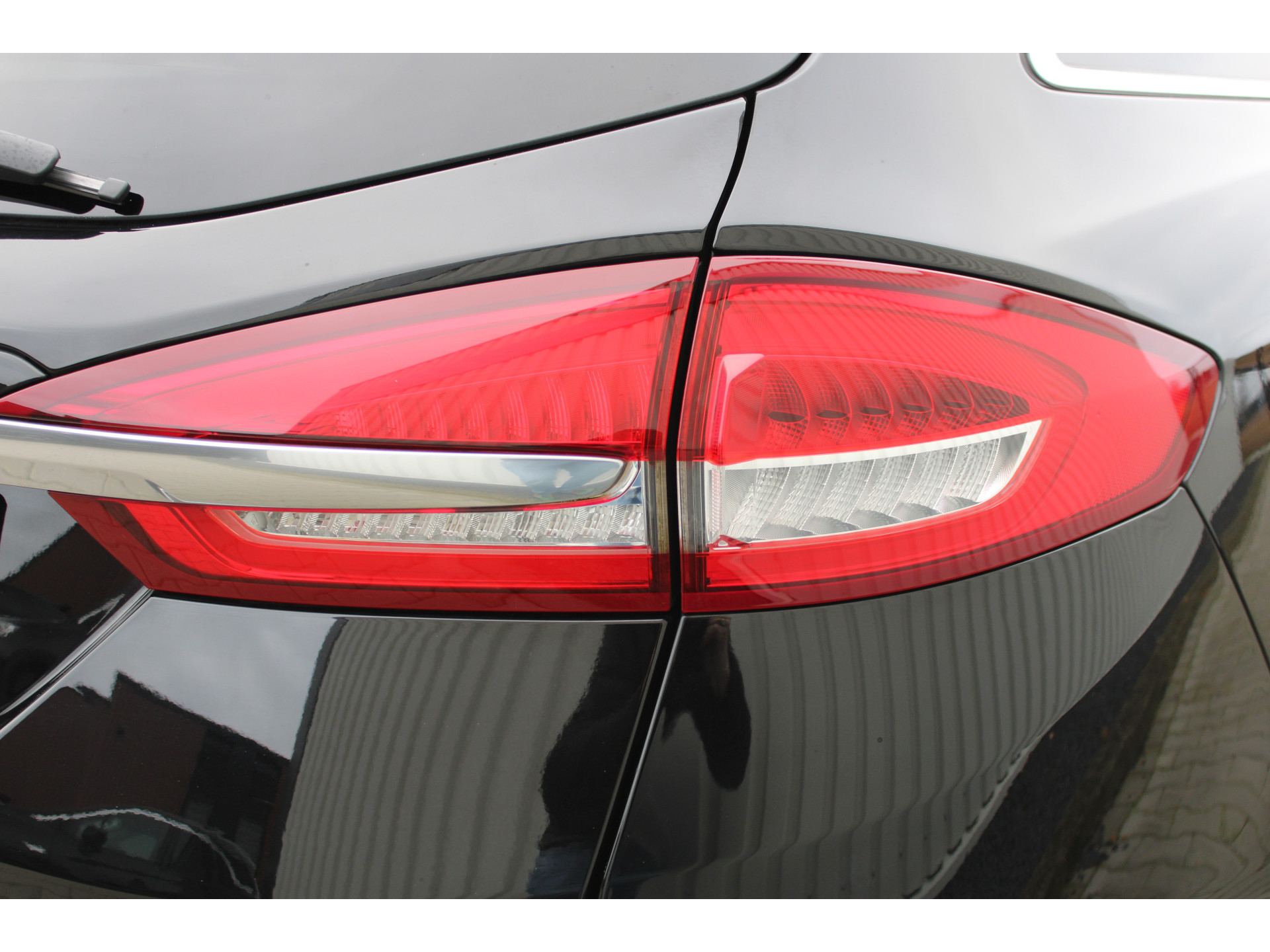 Ford Mondeo Wagon 2.0 IVCT HEV Vignale | Incl. 12 maanden garantie | 50108645-11.jpg | Van der Veen Autogroep