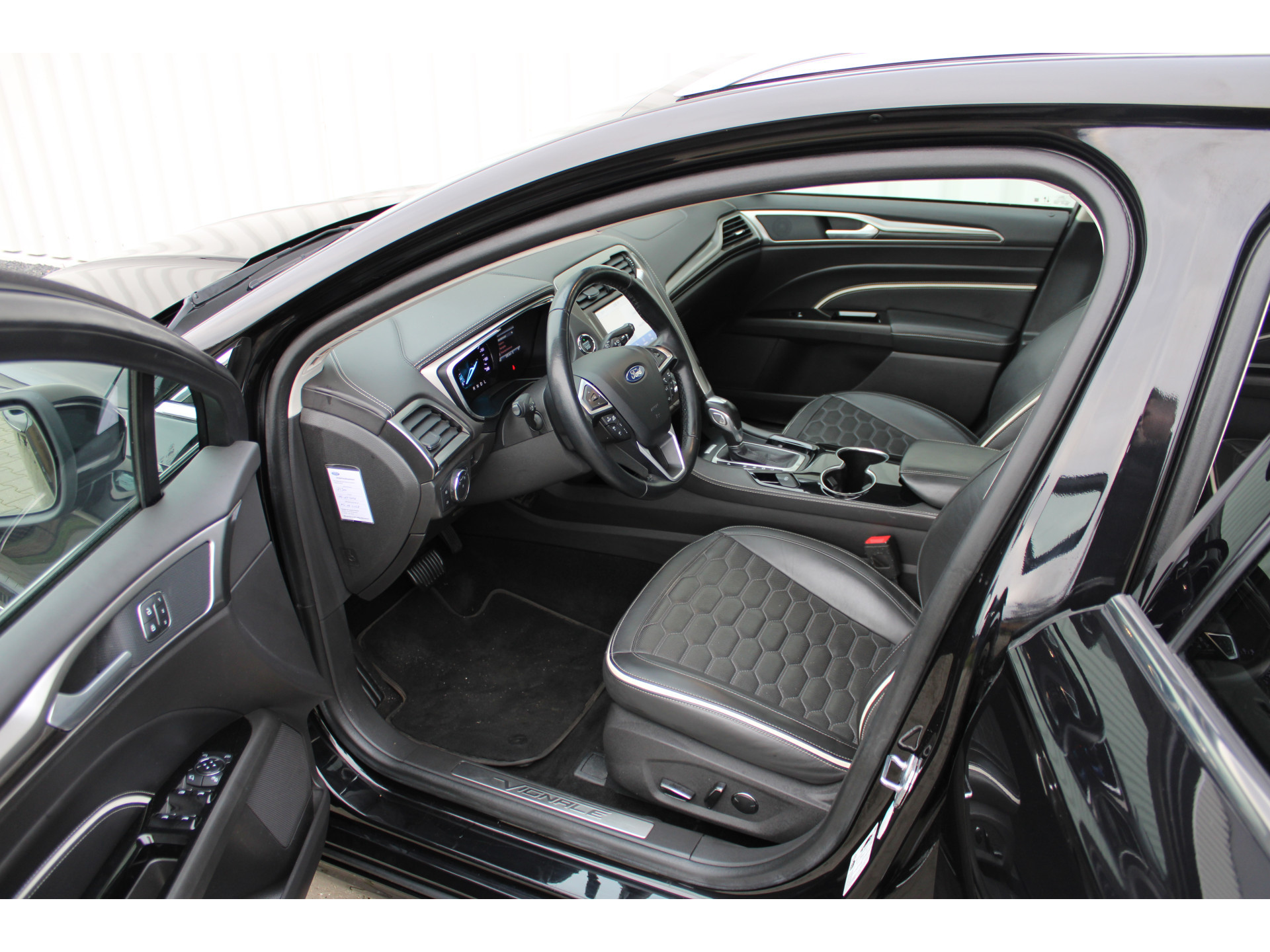 Ford Mondeo Wagon 2.0 IVCT HEV Vignale | Incl. 12 maanden garantie | 50108645-16.jpg | Van der Veen Autogroep