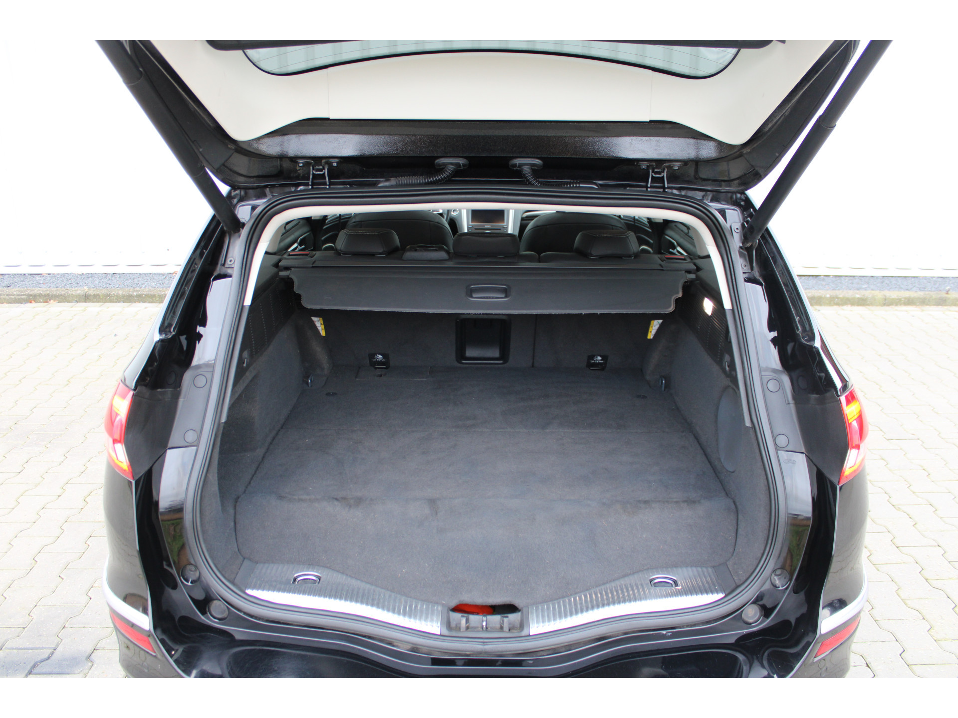 Ford Mondeo Wagon 2.0 IVCT HEV Vignale | Incl. 12 maanden garantie | 50108645-30.jpg | Van der Veen Autogroep