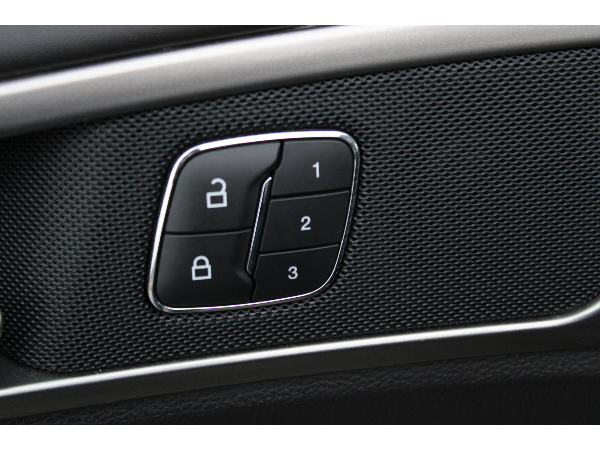 Ford Mondeo Wagon 2.0 IVCT HEV Vignale | Incl. 12 maanden garantie | 50108645-33.jpg | Van der Veen Autogroep