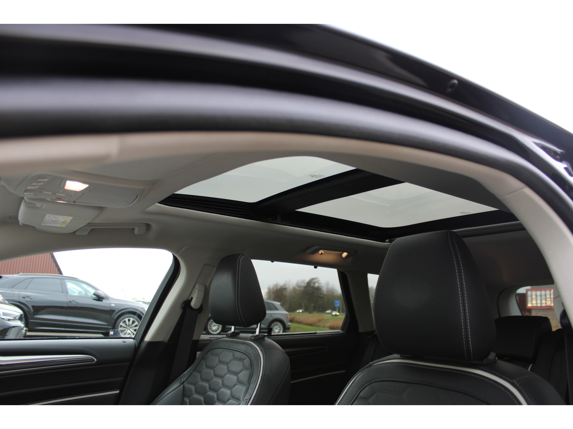 Ford Mondeo Wagon 2.0 IVCT HEV Vignale | Incl. 12 maanden garantie | 50108645-50.jpg | Van der Veen Autogroep