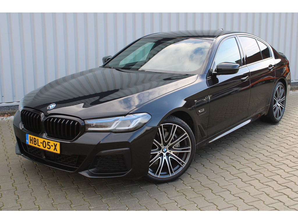 BMW 5 Serie 545e xDrive M-sport black edition | Incl. 12 maanden garantie 50787861-4.jpg | Van der Veen Autogroep