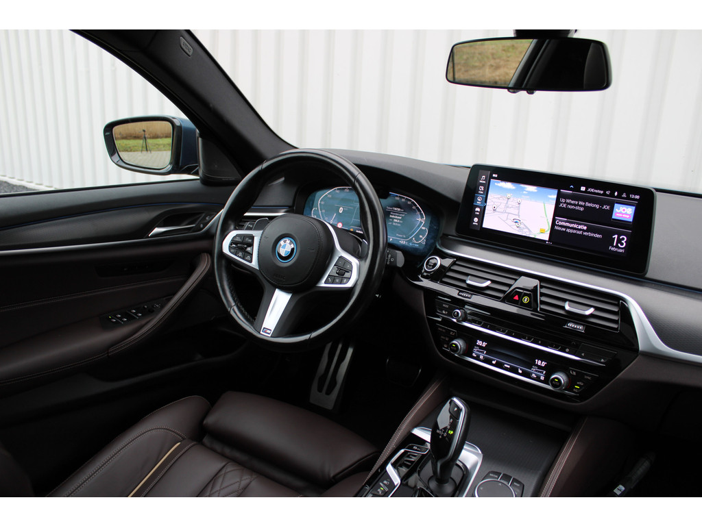 BMW 5 Serie Touring 530e xDrive M-sport | Incl. 12 maanden garantie | 51098239-1.jpg | Van der Veen Autogroep