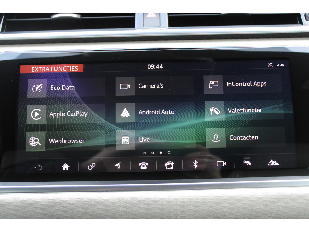 Land Rover Range Rover Velar 2.0 I4 Turbo AWD R-Dynamic SE | Incl. 12 maanden garantie | 51426422-44.jpg | Van der Veen Autogroep