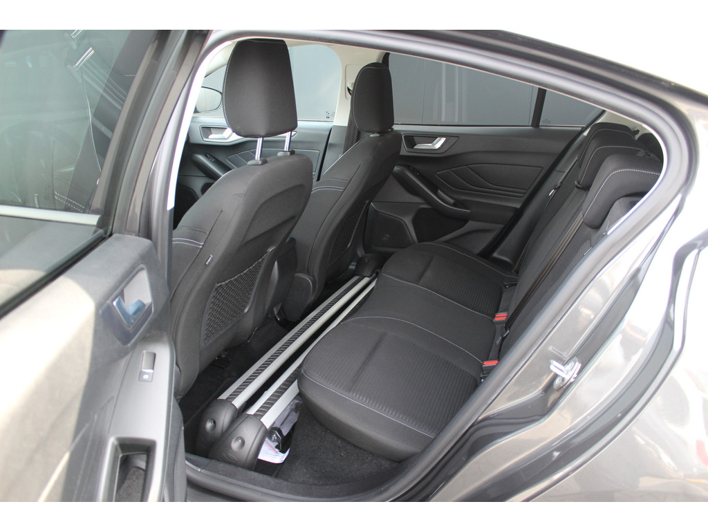 Ford Focus 1.0 EcoBoost Hybrid Titanium | Incl. 12 maanden garantie 52248064-4.jpg | Van der Veen Autogroep