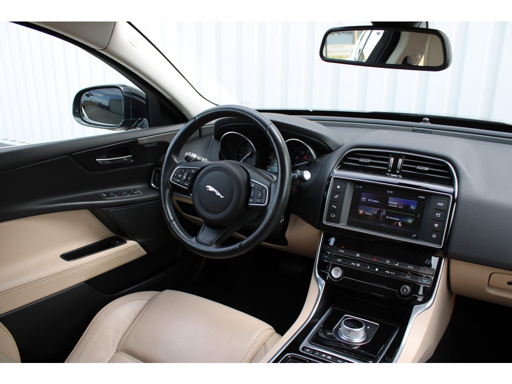 Jaguar XE 2.0 Portfolio | Incl. 12 maanden garantie | 52503914-1.jpg | Van der Veen Autogroep