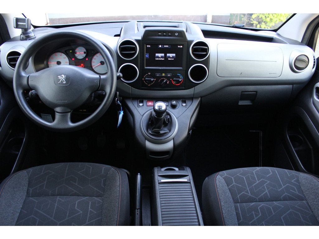Peugeot Partner Tepee 1.2 PureTech Active 52957657-1.jpg | Van der Veen Autogroep