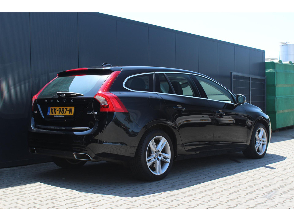 Volvo V60 2.4 D6 Twin Engine Momentum | Incl. 12 maanden 56350233-2.jpg | Van der Veen Autogroep