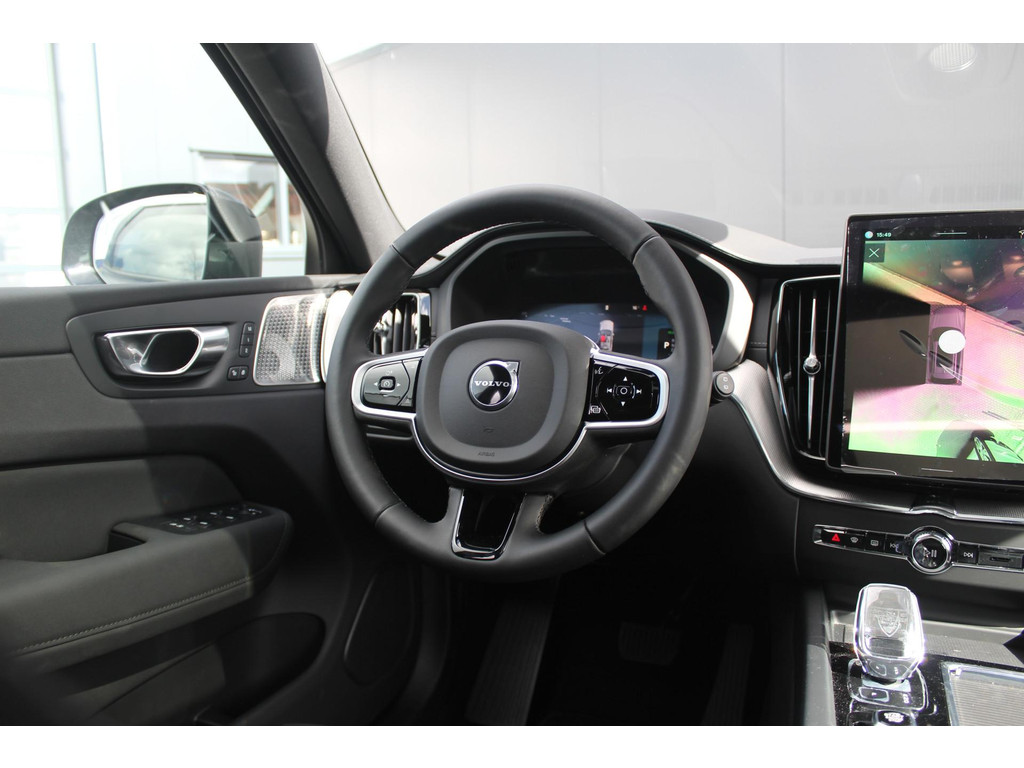 Volvo XC60 2.0 T6 Plug-in hybrid AWD Ultra Black Edition | 2 56350235-1.jpg | Van der Veen Autogroep